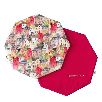 Pack de 4 manteles reversibles con estampado de casitas de colores y reverso fucsia. Frases incluidas, listos para tu mesa y con precio especial.
frases incluidas y relleno