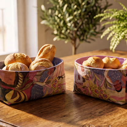 paneras de algodon con exterior estampado de mujeres y combinadas con interiores lavanda y lila y pan dentro